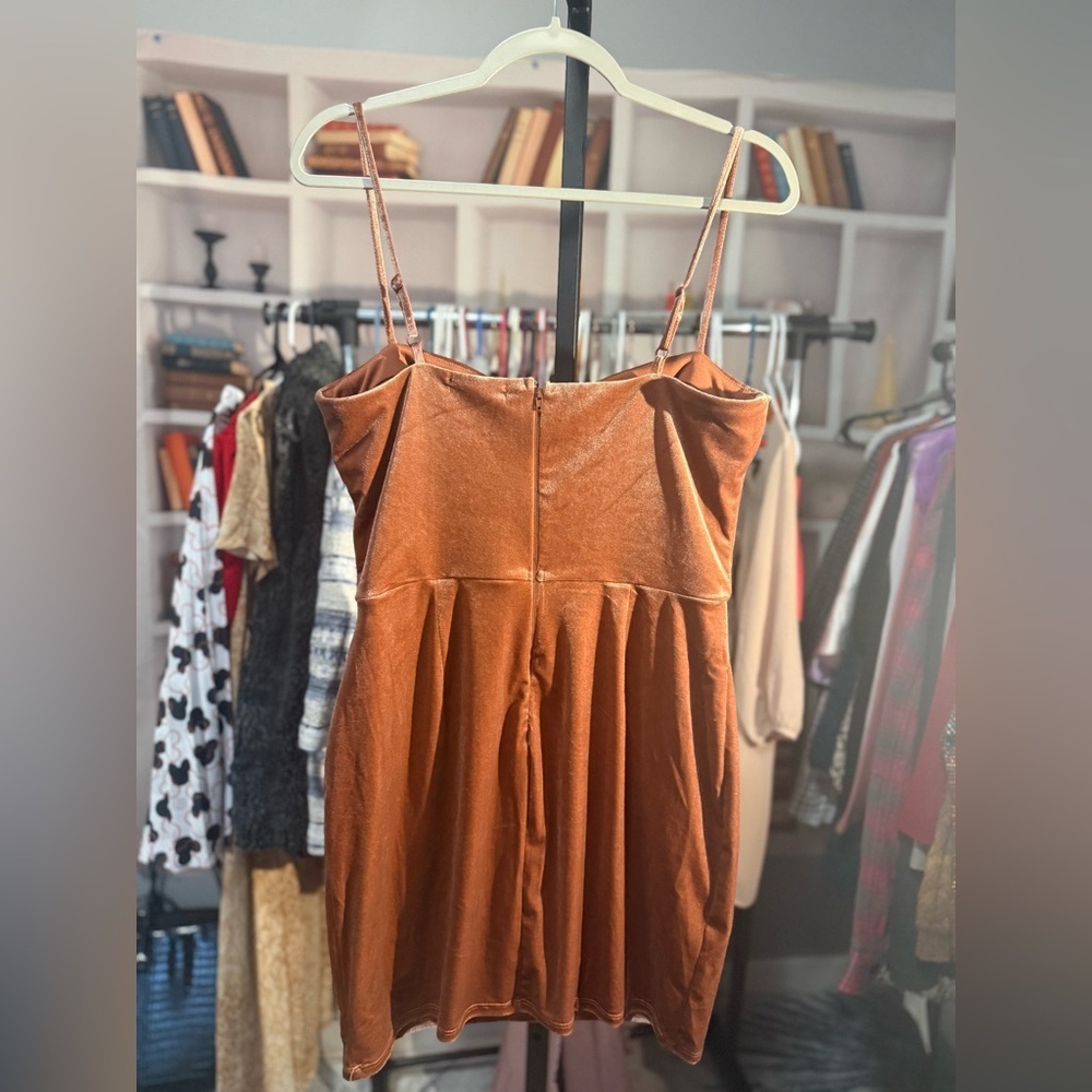 Trixxi Velvet Mini Dress in copper - Picture 7 of 13